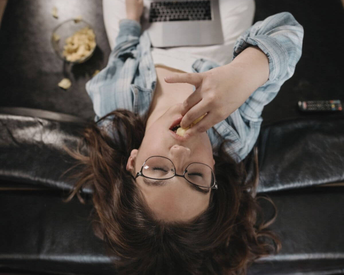 The Stress-Snack Cycle Is Real. And There's a Way Out That Doesn't Involve More Willpower. - ēvene